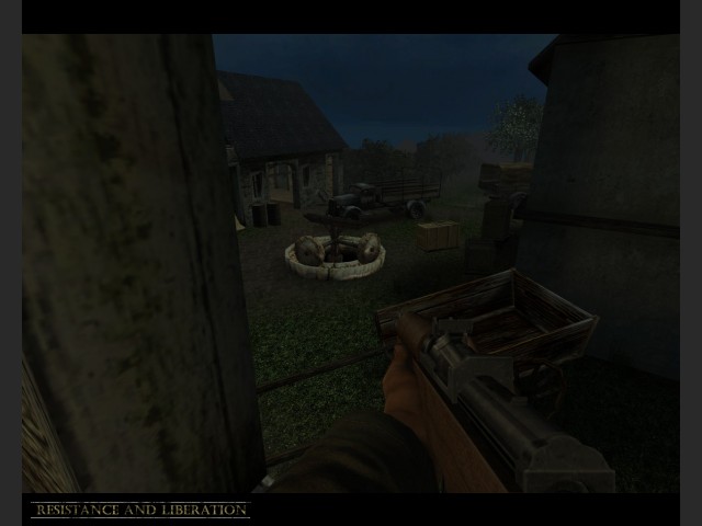 Blick auf den Hinterhof einer Farm auf der Map "rnl_eglise"