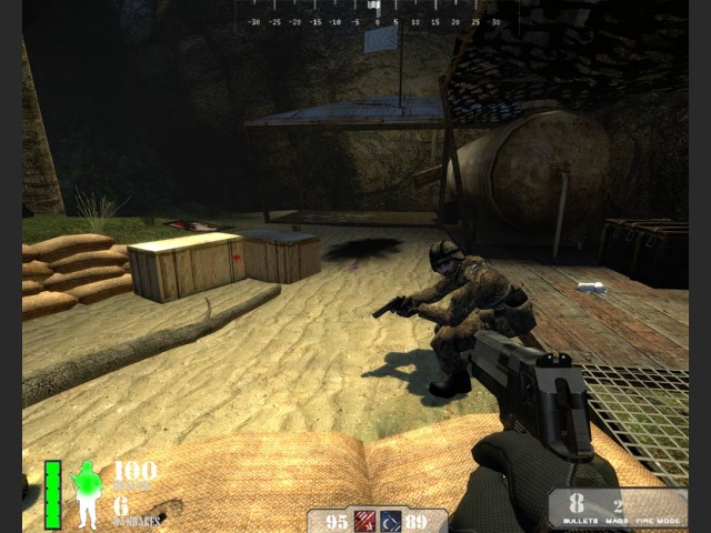 Geduckter Soldat mit Desert Eagle