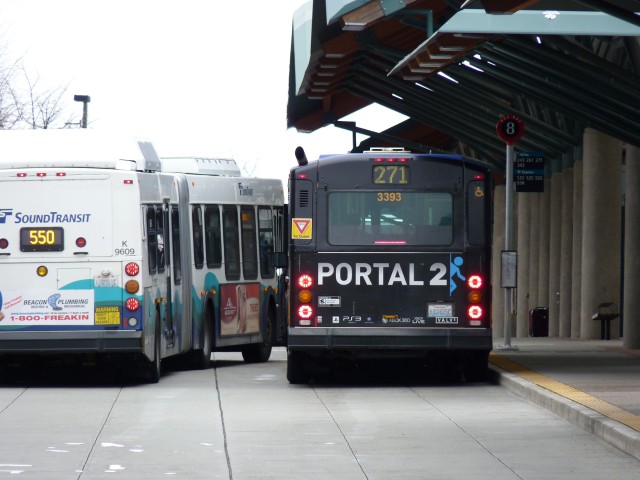 Portal 2-Werbung in Seattle