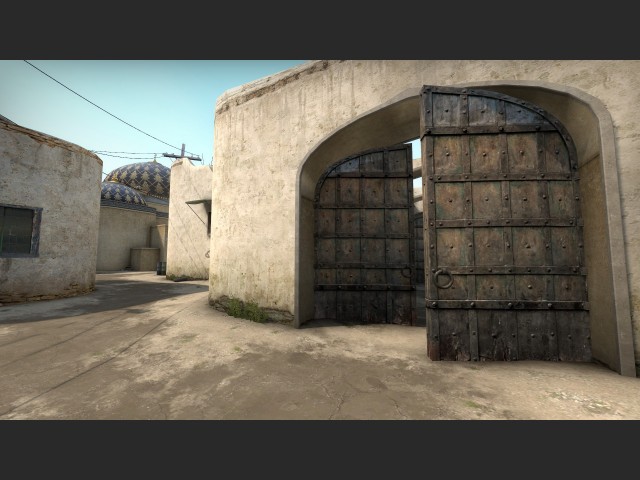 Metalltore auf Dust 2