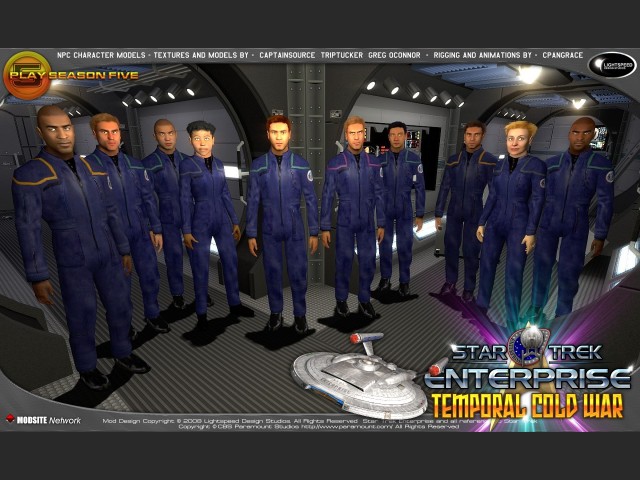 Enterprise-Crew im Korridor
